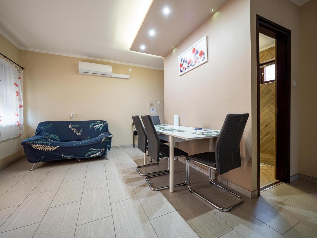 Ferienwohnung Pipacsos Vendeghazak Kiskunmajsa Exterior foto